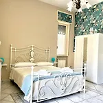 Royal House Pensionat 4*
