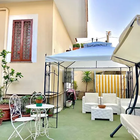 Pensión Royal House 4*