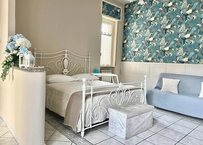 Royal House Гостевой дом Треказе